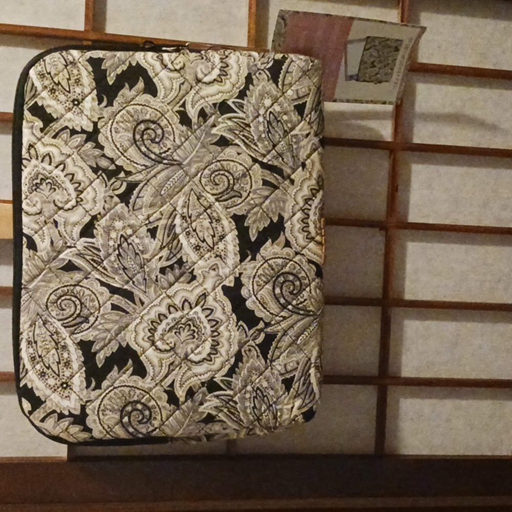 IPAD CASE - Picture 3 of 4